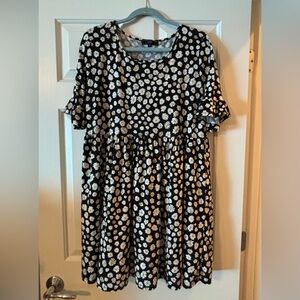 Vibe Black and White Floral (Daisy)  Dress